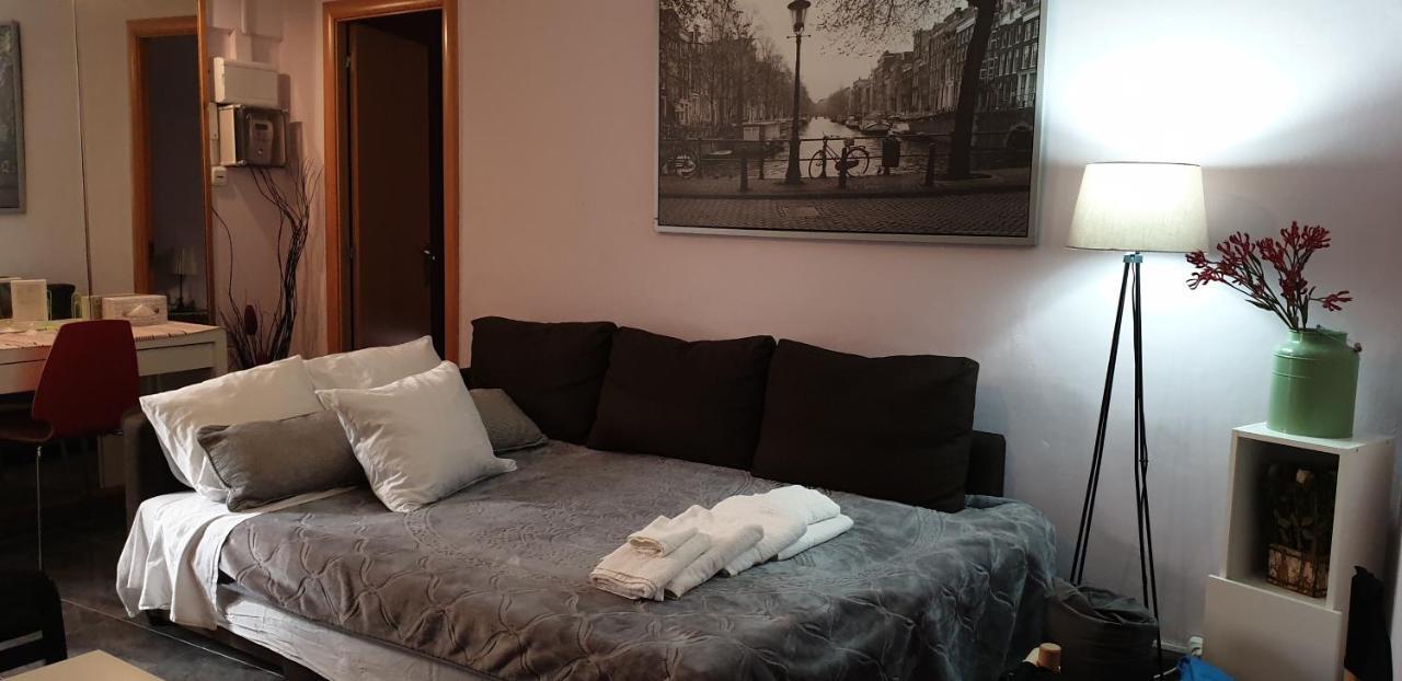 Subway Station Apartment Near Camp Nou Оспиталет-де-Льобрегат Экстерьер фото
