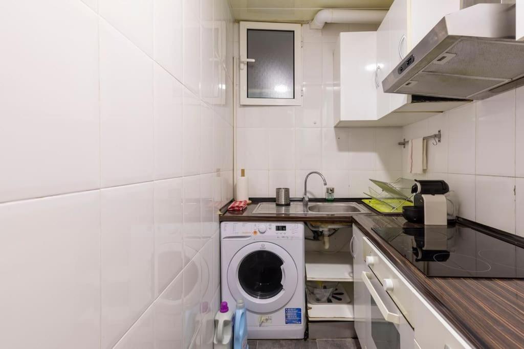 Subway Station Apartment Near Camp Nou Оспиталет-де-Льобрегат Экстерьер фото